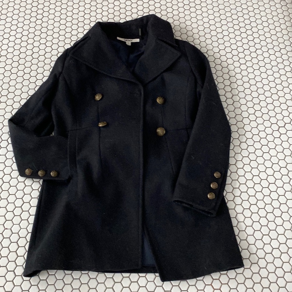 Women’s coat.